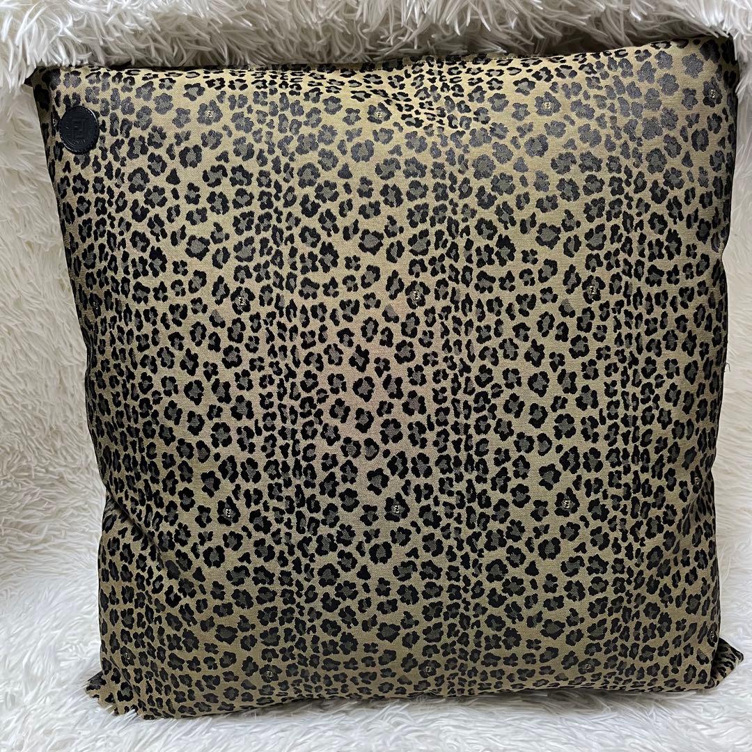 希少！FENDI 大きめ　クッション　三枚セット　ペカン　レオパード　中身付き