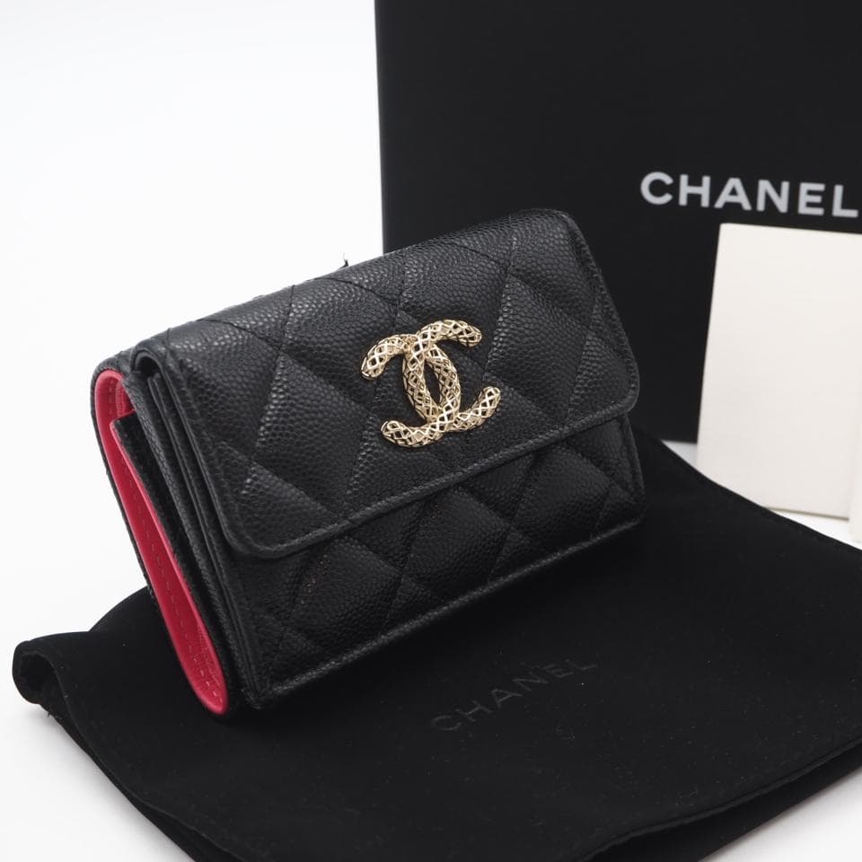 CHANEL 三つ折り財布 キャビアスキン マトラッセ コンパクトウォレット 美