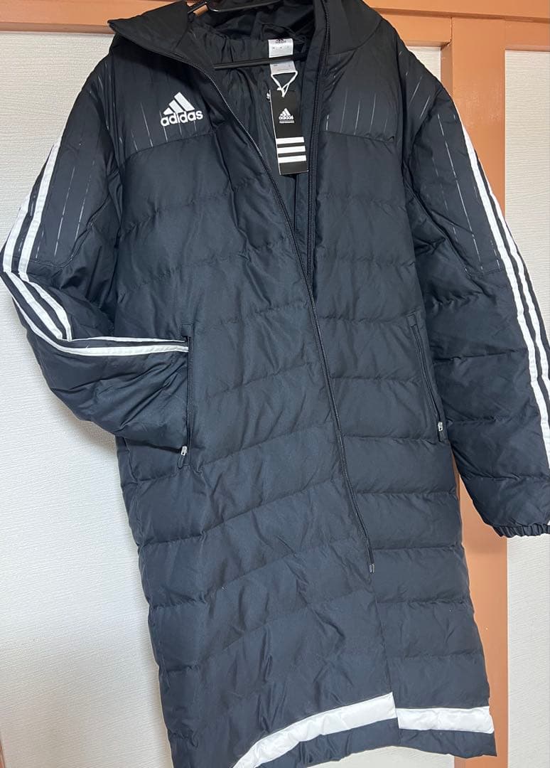 adidas ブラック ベンチコート ストライプ