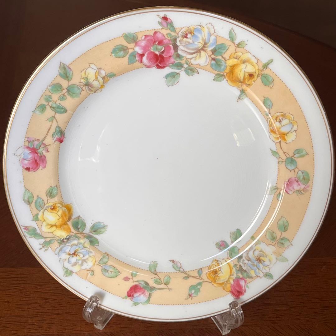 【英国ビンテージ】ロイヤルドルトン★Rosemund★トリオ（貫入あり）