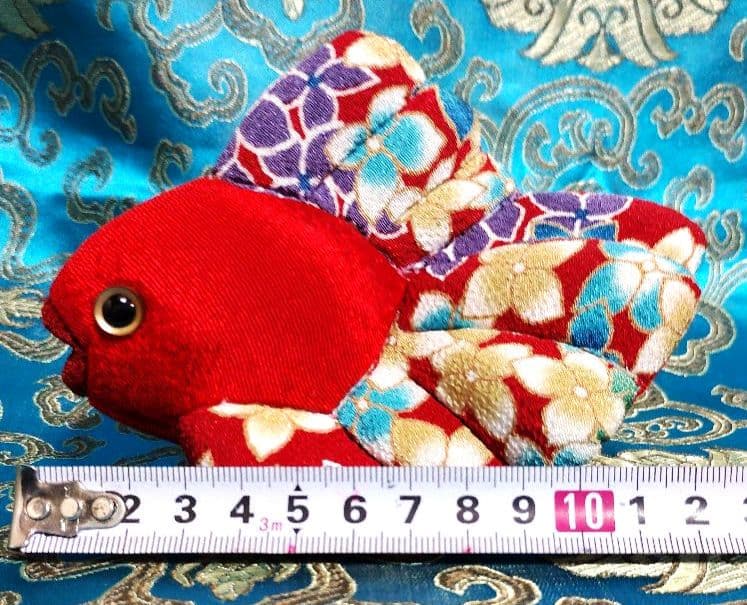 木目込み人形　金魚の親子