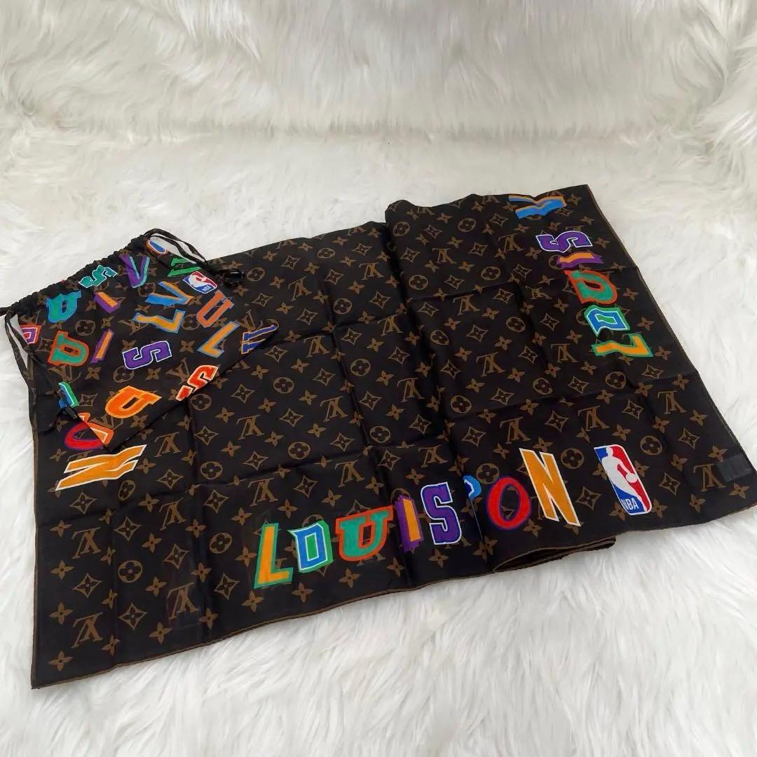 入手困難未使用級✨ルイヴィトン　モノグラム 　ロゴ　スカーフ　巾着　NBAコラボ