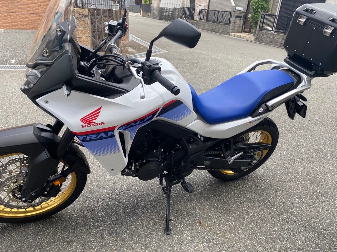 H*r様 ★再値下げ[美品] 送料無料 ホンダ トランザルプ750 ローシート