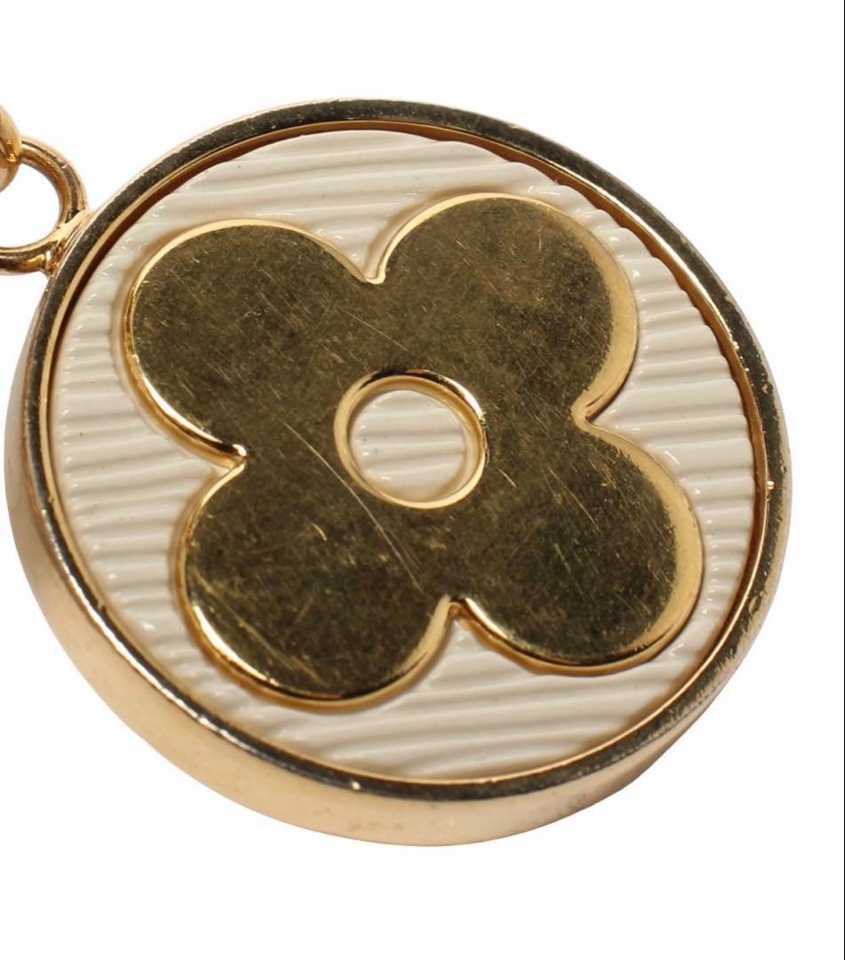 Louis Vuitton モノグラム・フラワー・チャーム