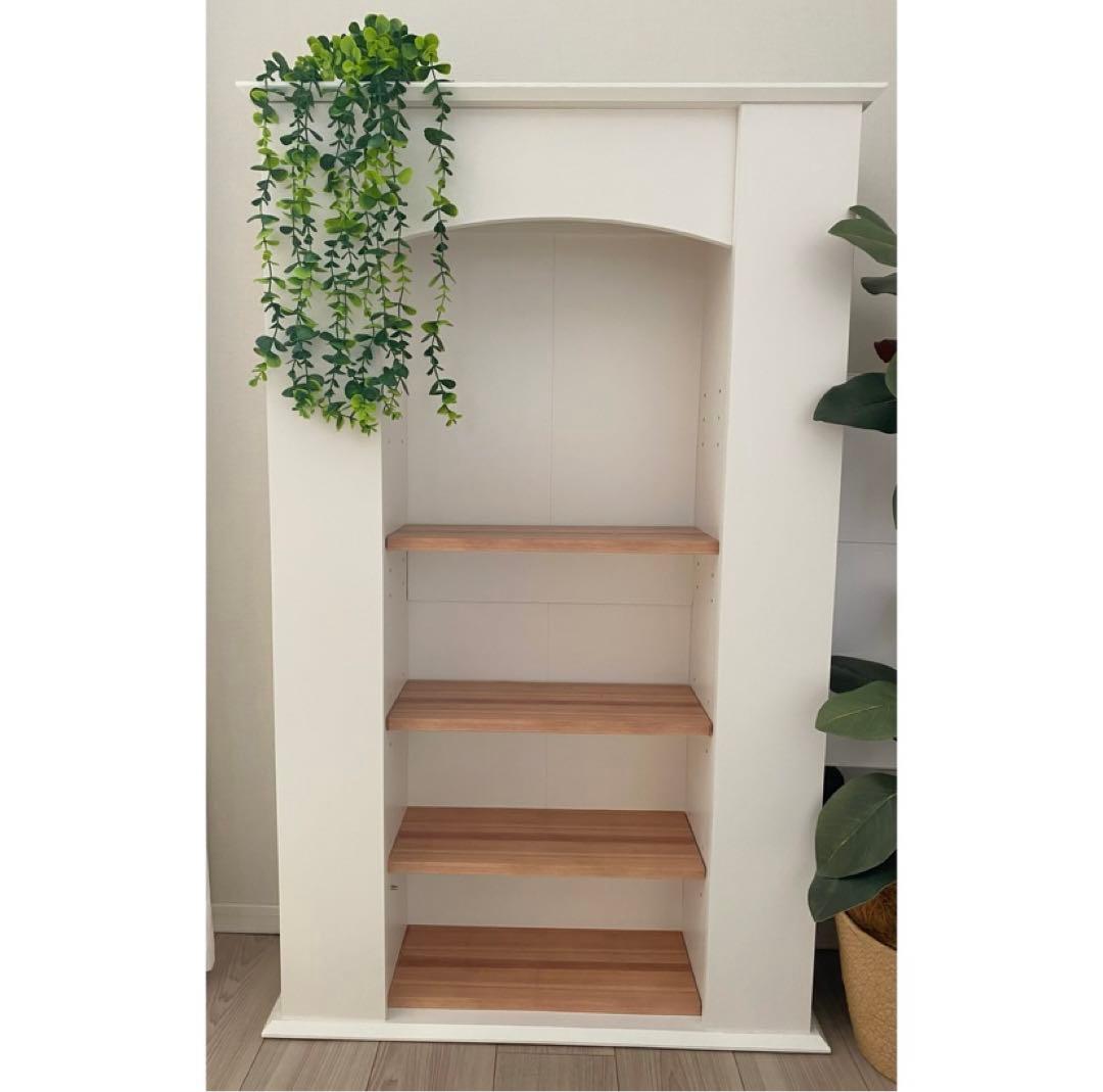 マントルピース　フェイクグリーン付き　隠し収納付き　本棚　収納棚　オープンラック