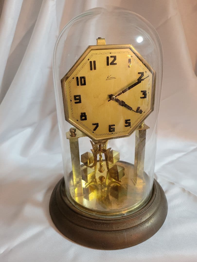 ヴィンテージ時計　ドイツ製 Kern（ケアン）ガラスのドーム　卓上時計　置時計