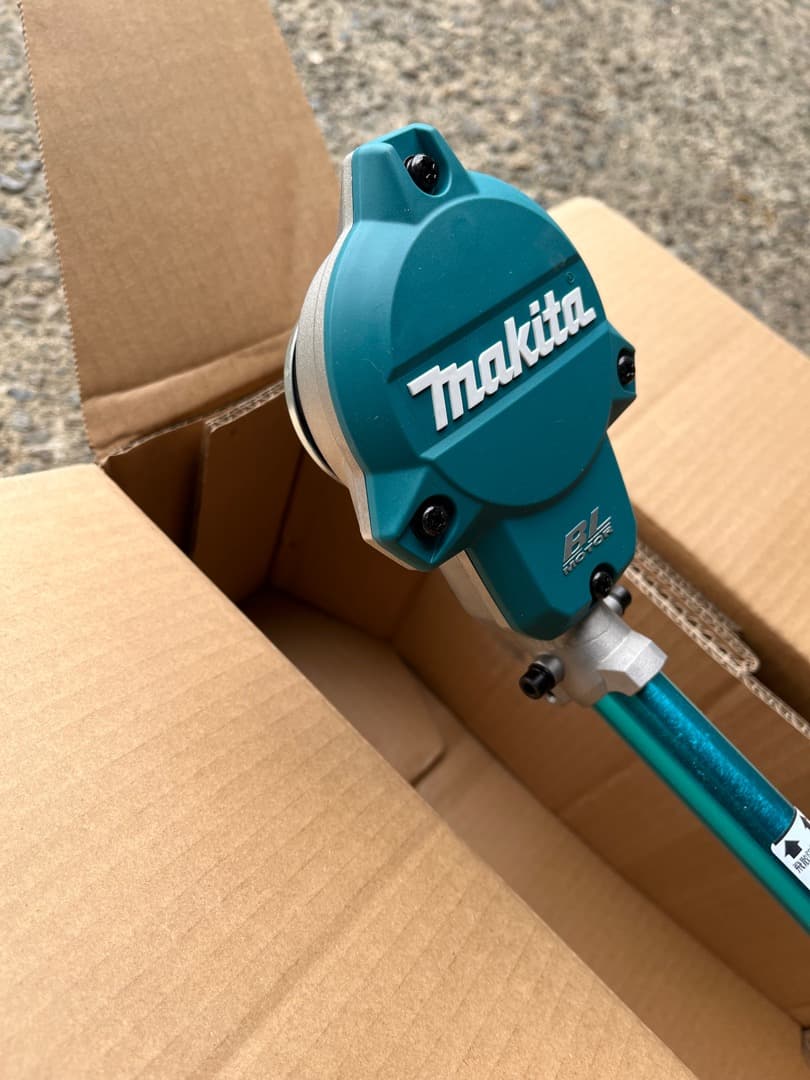 マキタ 充電式払機 MUR002GZ 本体のみ　バッテリー・充電器別売り