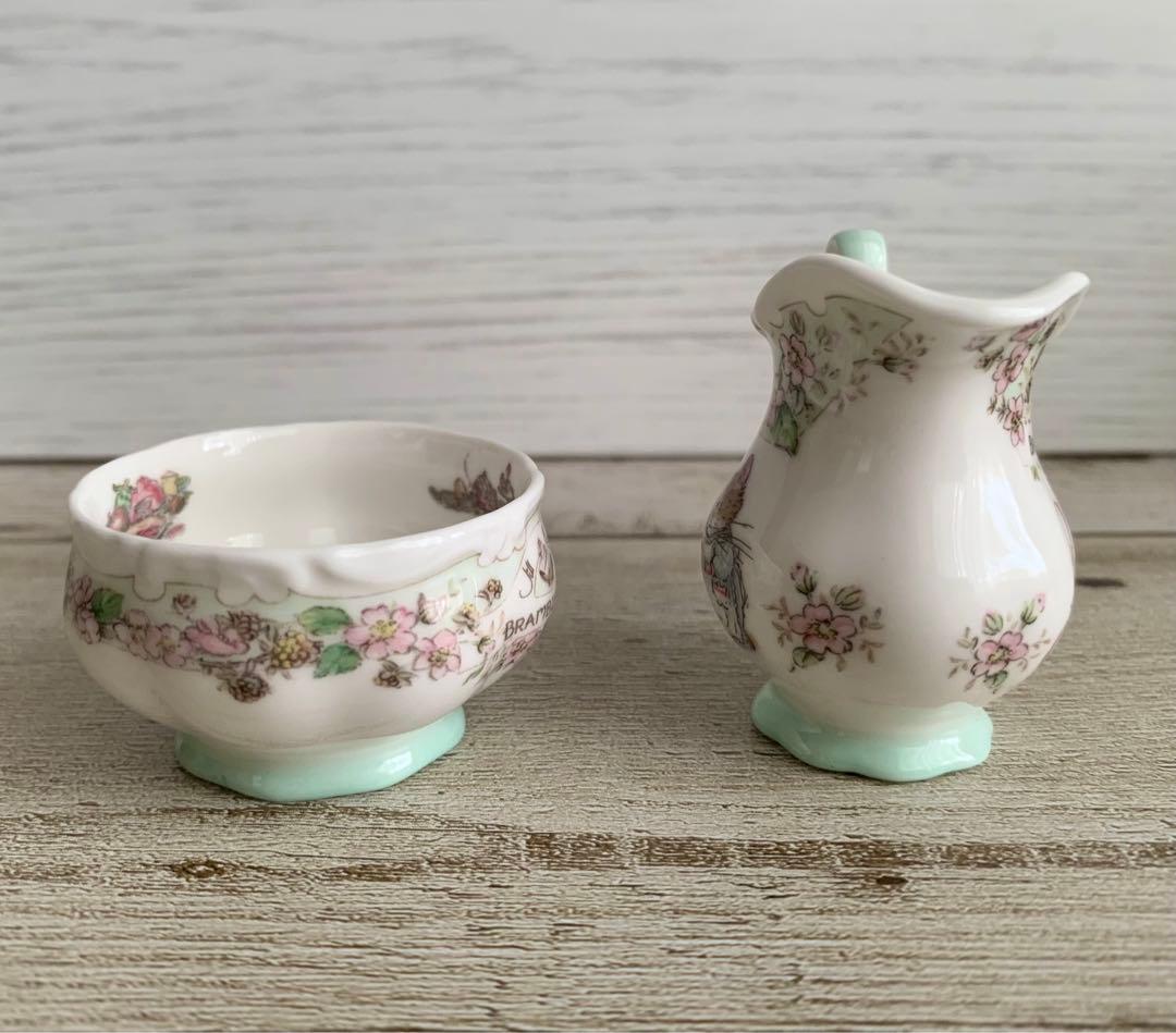 ブランブリーヘッジ ミニチュア ティーセット ロイヤルドルトン