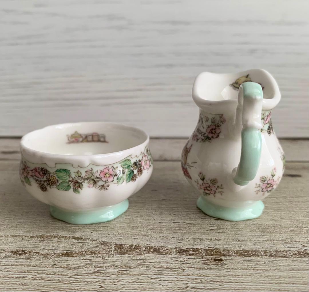 ブランブリーヘッジ ミニチュア ティーセット ロイヤルドルトン