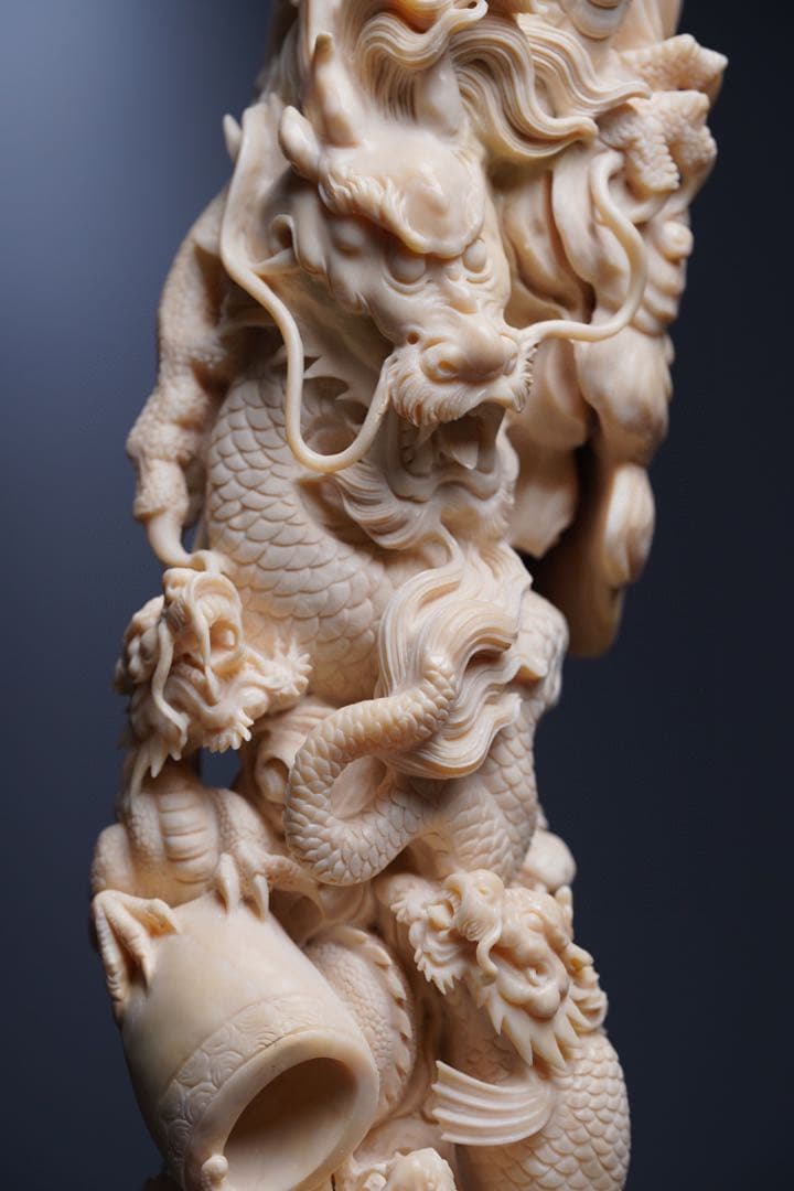 天然マンモス牙美しい手作り彫刻竜生九子 置物