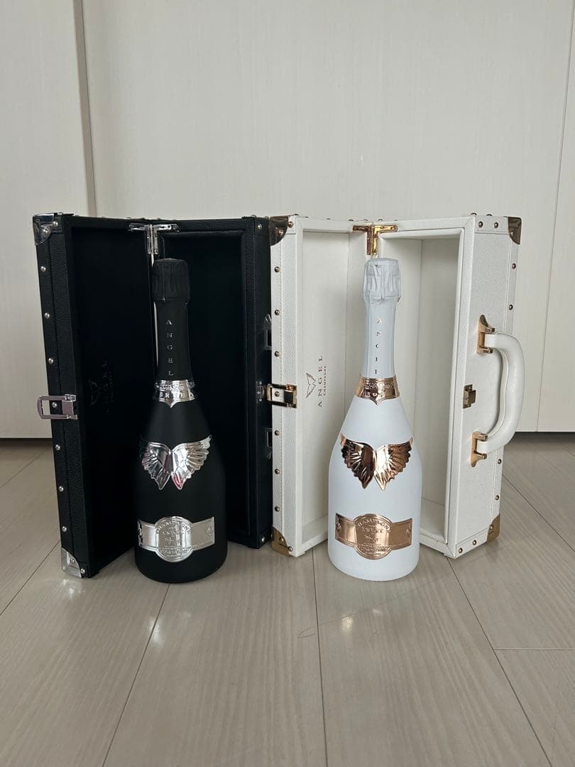 ANGEL シャンパンボトル 黒白セット ケース付き
