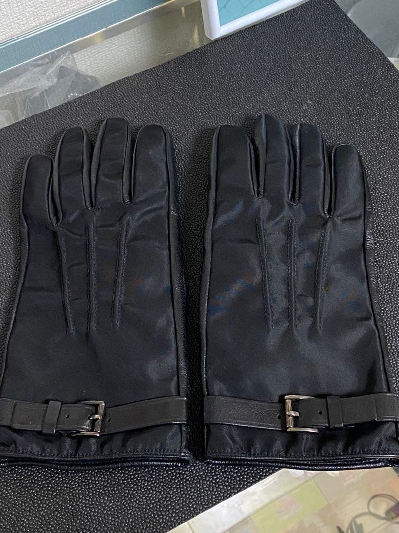 PRADA ブラック合成皮革手袋 ベルト付き