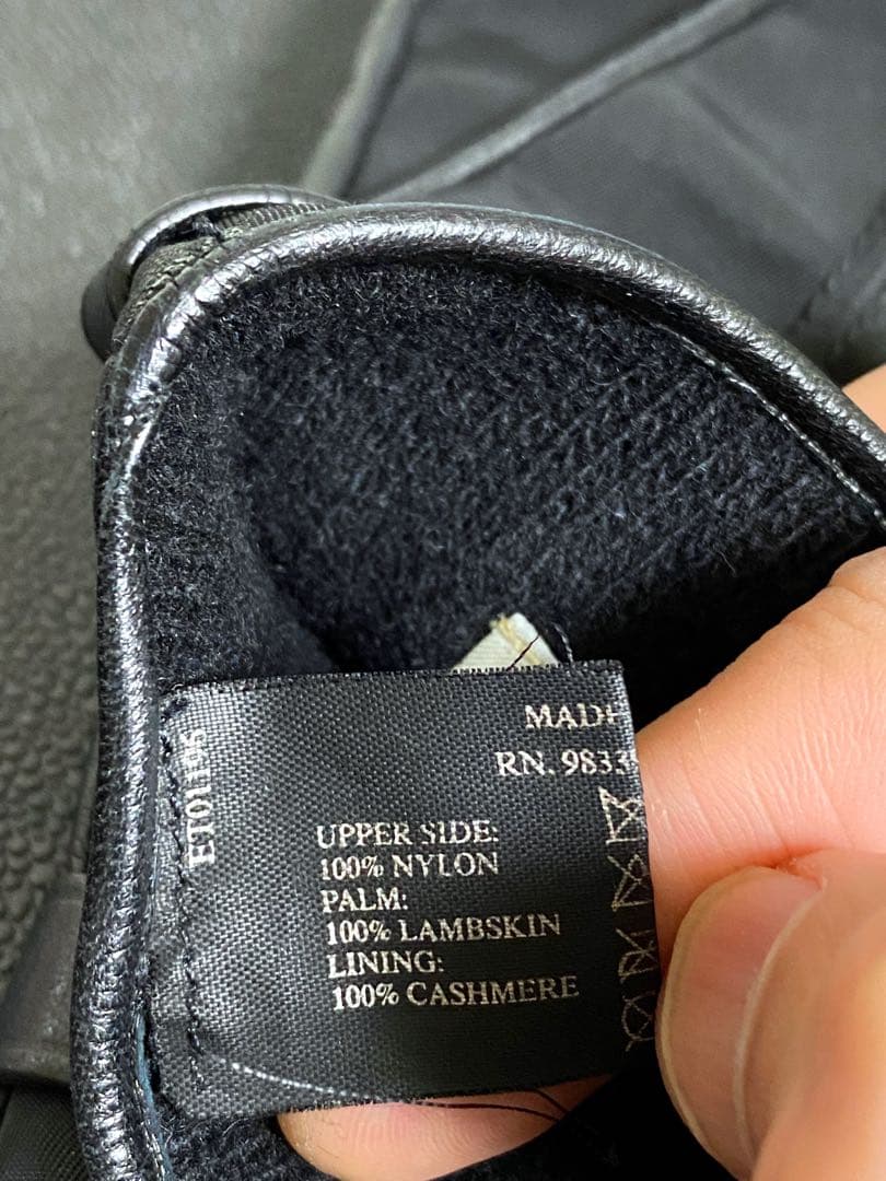 PRADA ブラック合成皮革手袋 ベルト付き