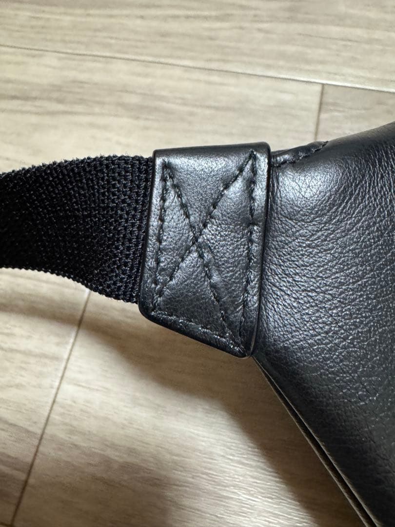 BALENCIAGA バレンシアガ　⭐︎ ボディバッグ