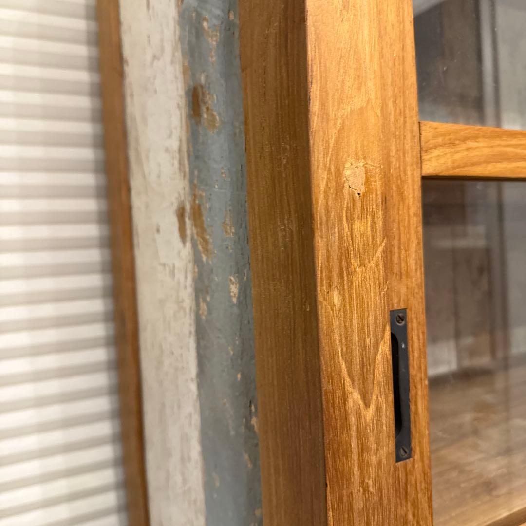 ヴィンテージ風木製食器棚