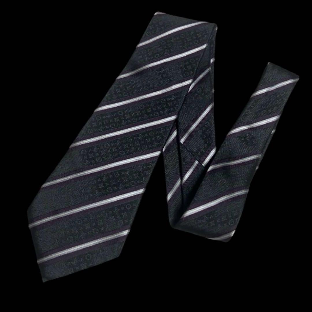 未使用級　世界最高峰ルイヴィトン モノグラム　ストライプ　ネクタイ