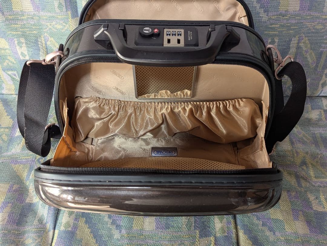 【RIMOWA】　化粧バッグ