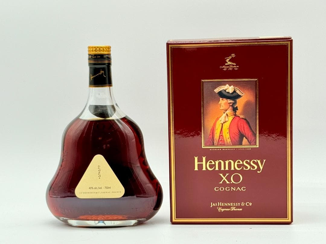 ⑪Hennessy XO コニャック 金キャップ 箱付