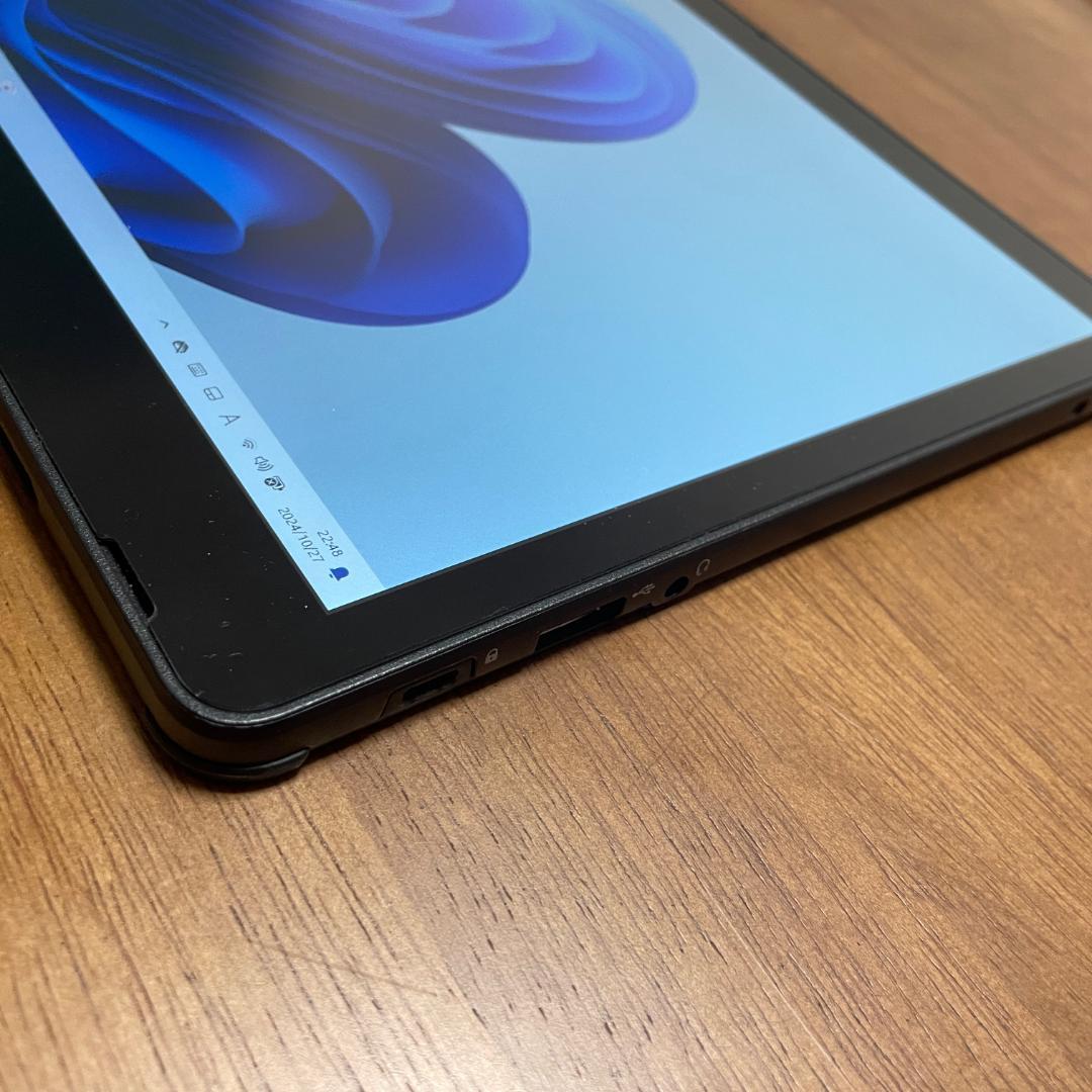 大画面13.3インチ軽量で使いやすい富士通タブレットWindows11カメラ付き