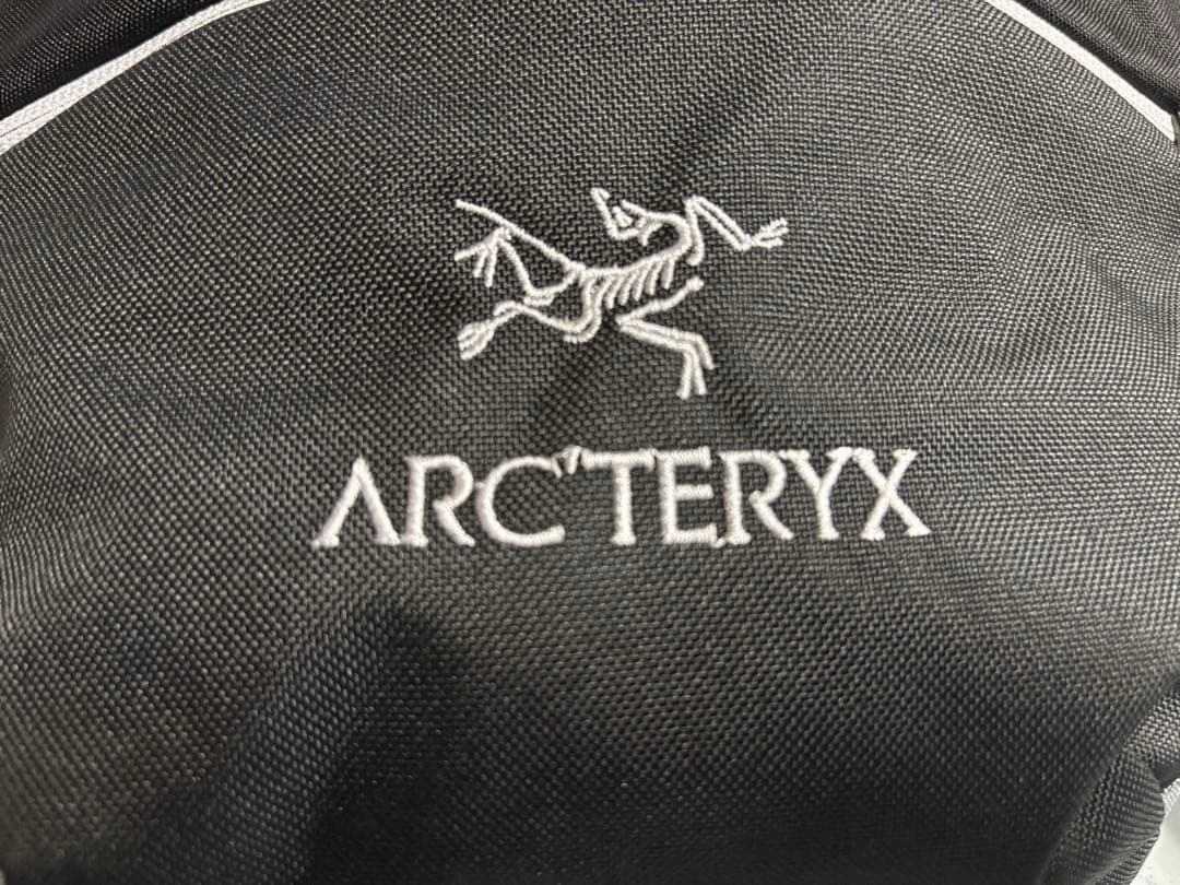 ARC'TERYX /BEAMSコラボ ブラック/グレー