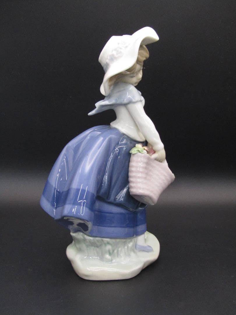 【訳あり】リヤドロ LLADRO 陶器 人形『きれいな花ばかり』