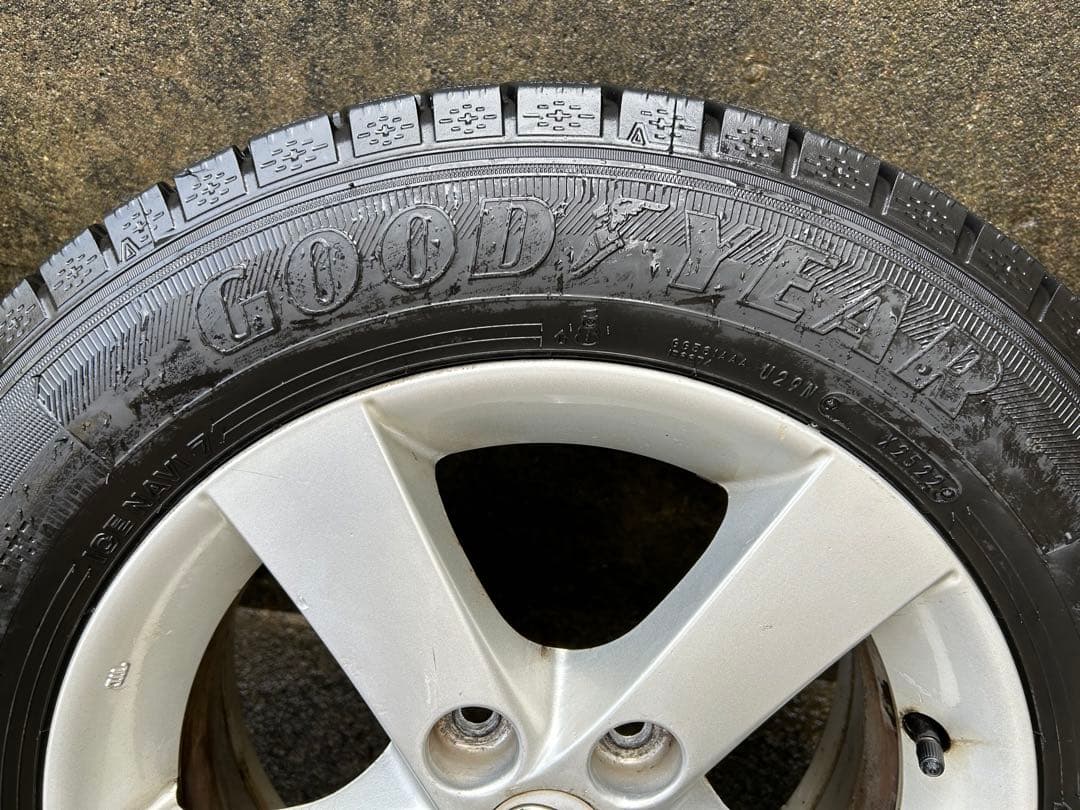 送料込み スタッドレス195/65/R15 GOODYEAR 2022年製
