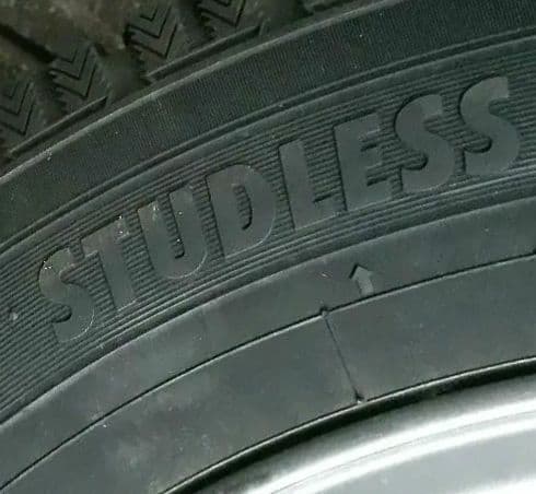 お買得！スタッドレスタイヤ 185/65R15 ホイール付き ４本セット