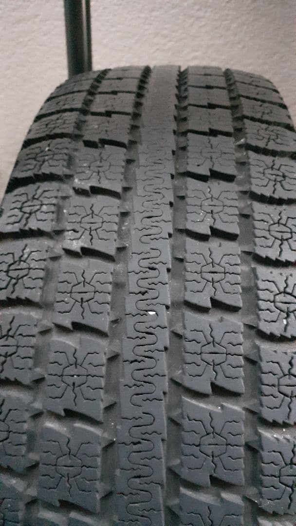 お買得！スタッドレスタイヤ 185/65R15 ホイール付き ４本セット