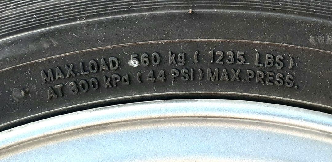 お買得！スタッドレスタイヤ 185/65R15 ホイール付き ４本セット