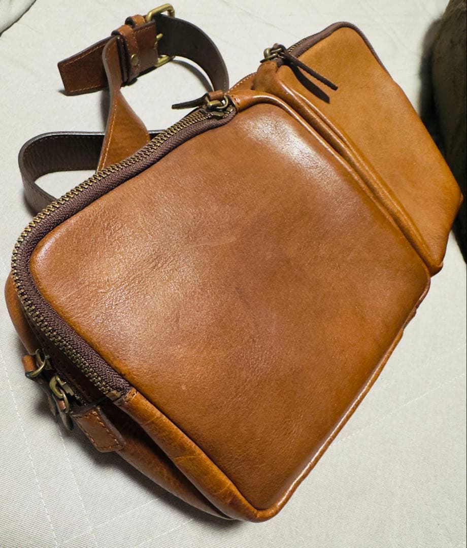 土屋鞄　ビークルトリジップボディバッグ