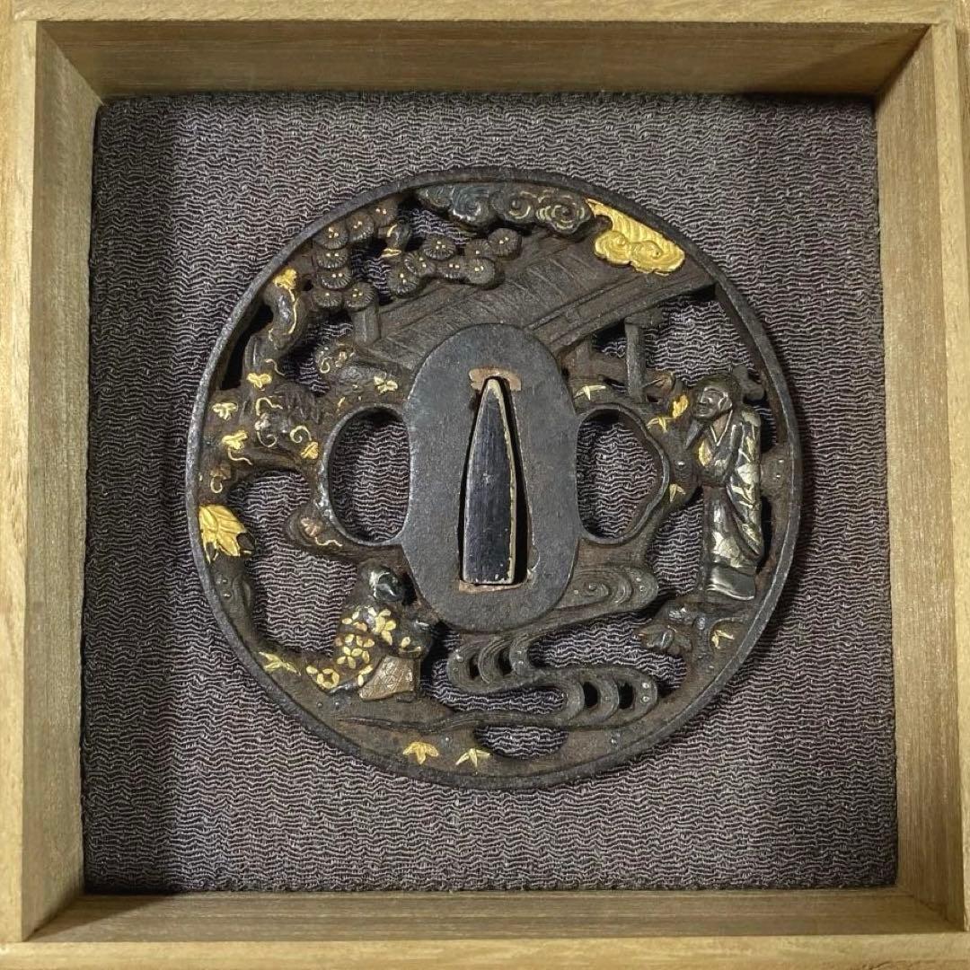 B-28 鍔　金銀象嵌透かし彫り　武具　刀装具　日本刀　鉄製　美術品　工芸品