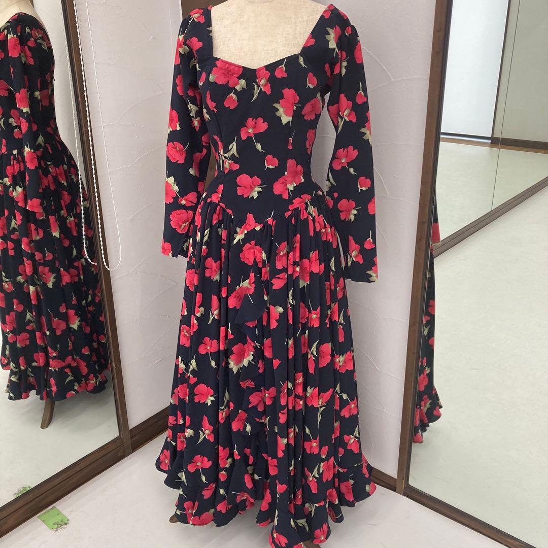 良品 フラメンコ ツーピース 花柄 ゴージャスボランテ 発表会