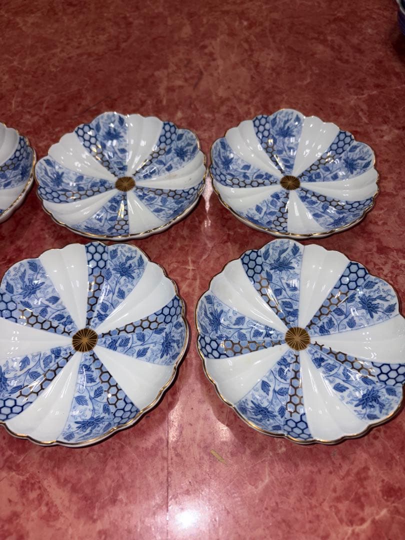 YP1023 有田焼 西山窯 古伊万里 金彩染付亀甲唐草文 菊割小皿　10枚