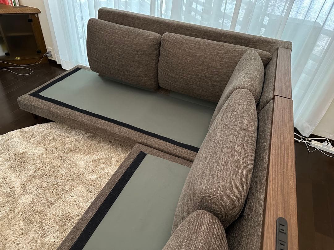 ニトリ　コンセント付き3〜5人掛けソファ