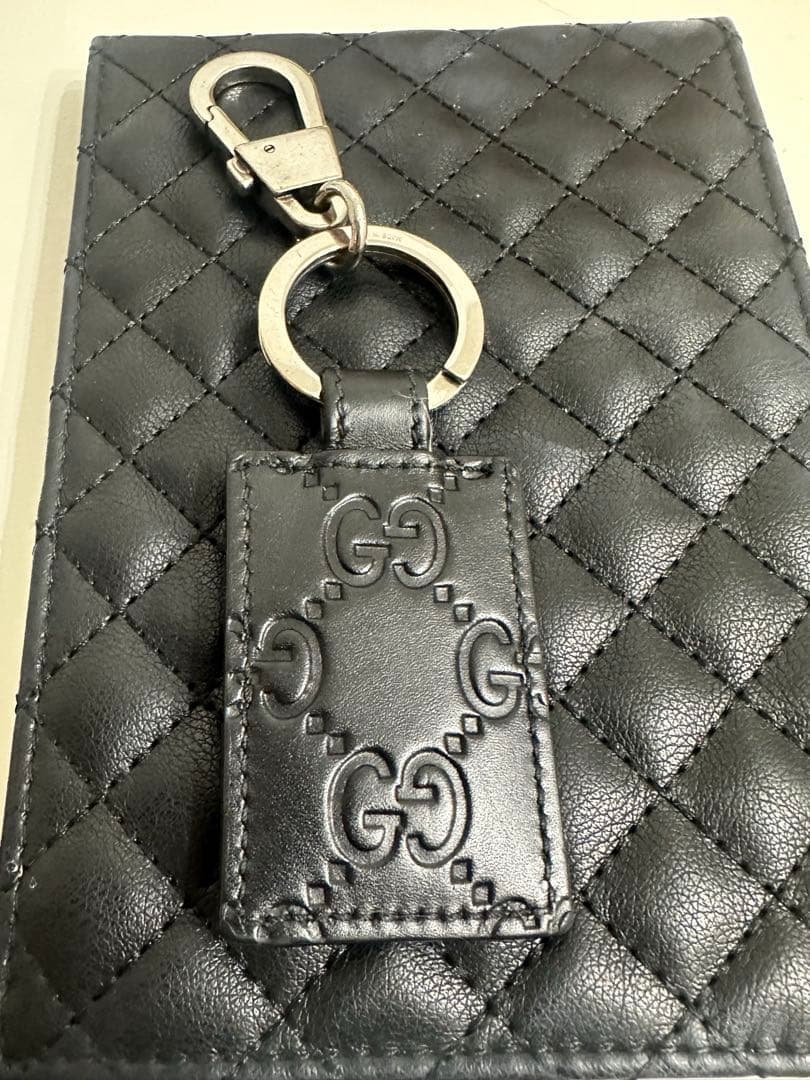 GUCCI GGロゴ ブラックレザー キーホルダー