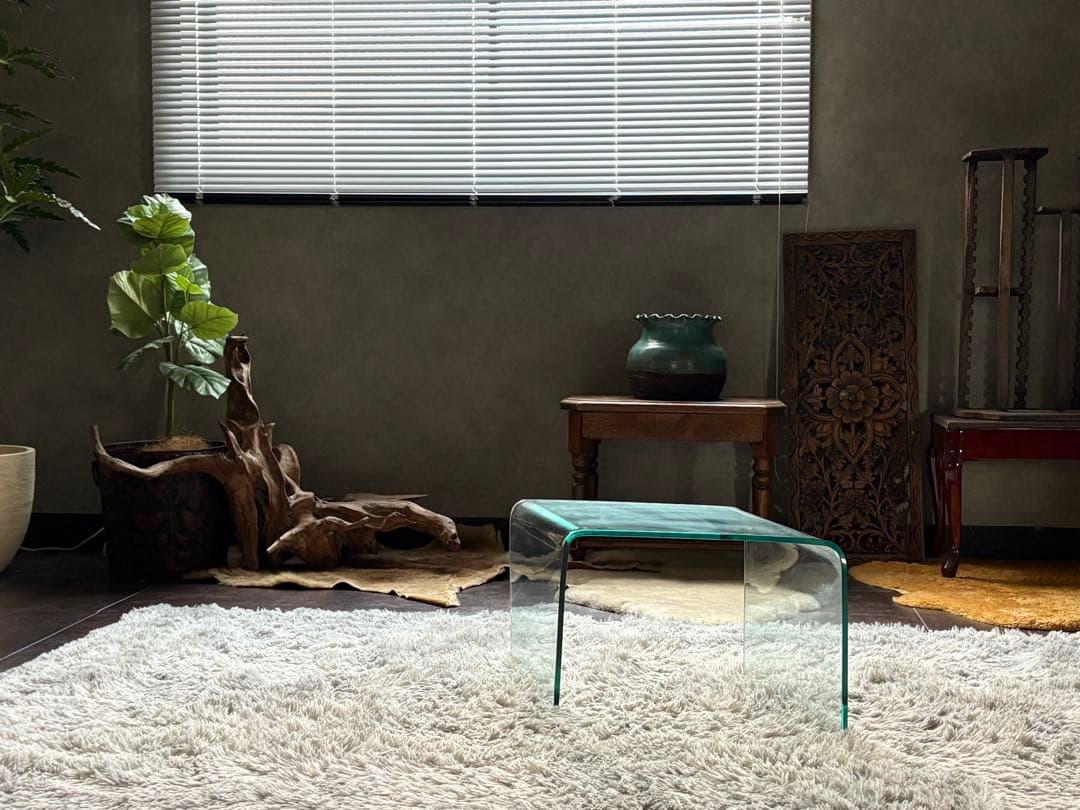 ①ガラステーブル　サイドテーブル　ローテーブル　斜めテーブル　高級家具　IZG