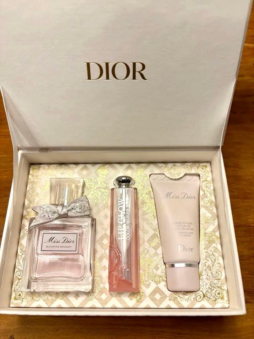 Christian Dior ミス ディオール クリスマスコフレ 2024