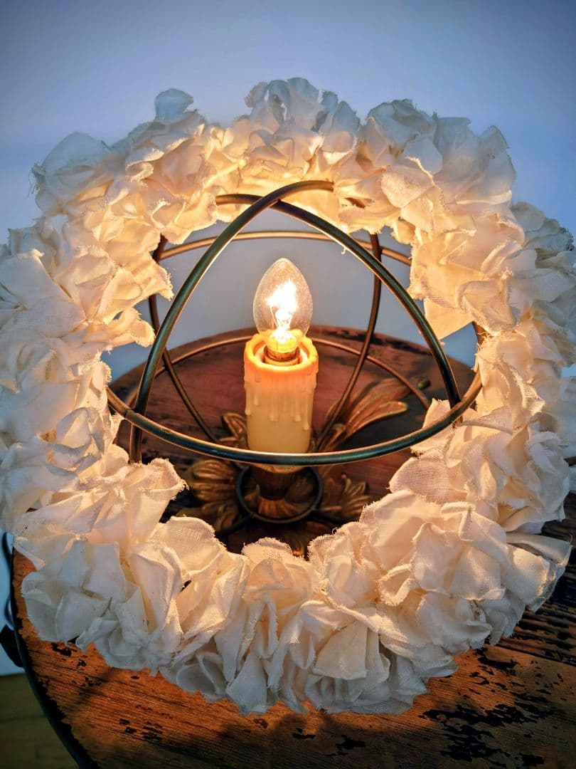 フランスアンティーク✨️キャンドル テーブルランプ　布花リース✩メタルシェード付