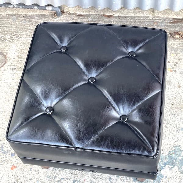 カリモク60 オットマン　スタンダードブラック　スツール　karimoku