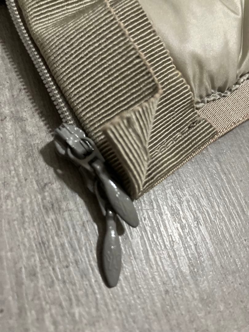 Moncler モンクレール　リボンフリルノーカラーライトダウンジャケット