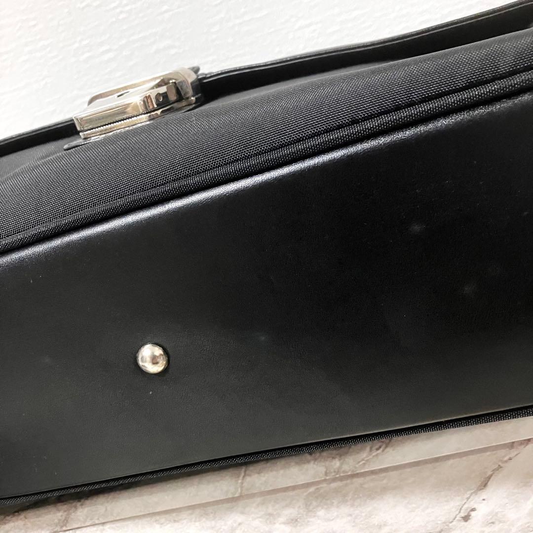 美品✨ゴールドファイル×メルセデスベンツ コラボ レザー ショルダーバッグ