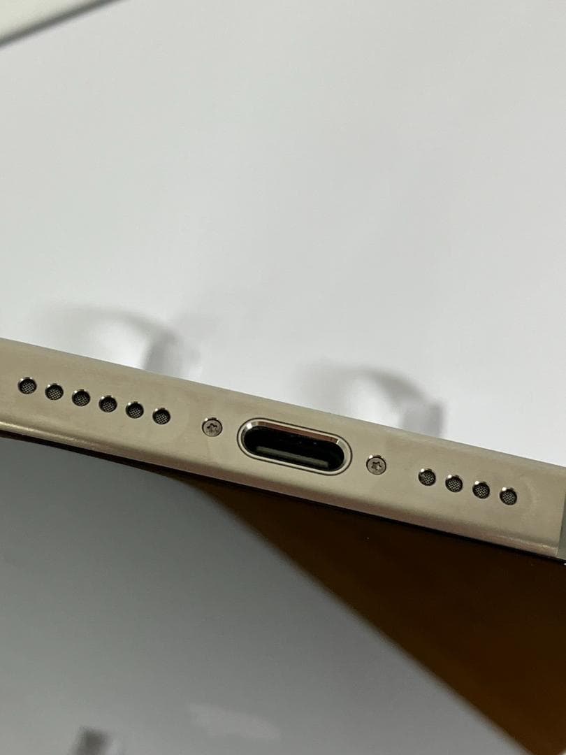 美品　iPhone 15 ProMax 256GB　バッテリー84％