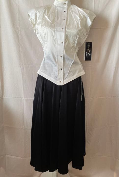 snöflinga ティエリーミュグレー ブラウス 新品未使用