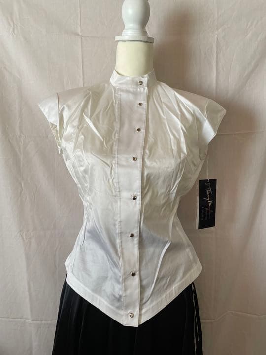 snöflinga ティエリーミュグレー ブラウス 新品未使用