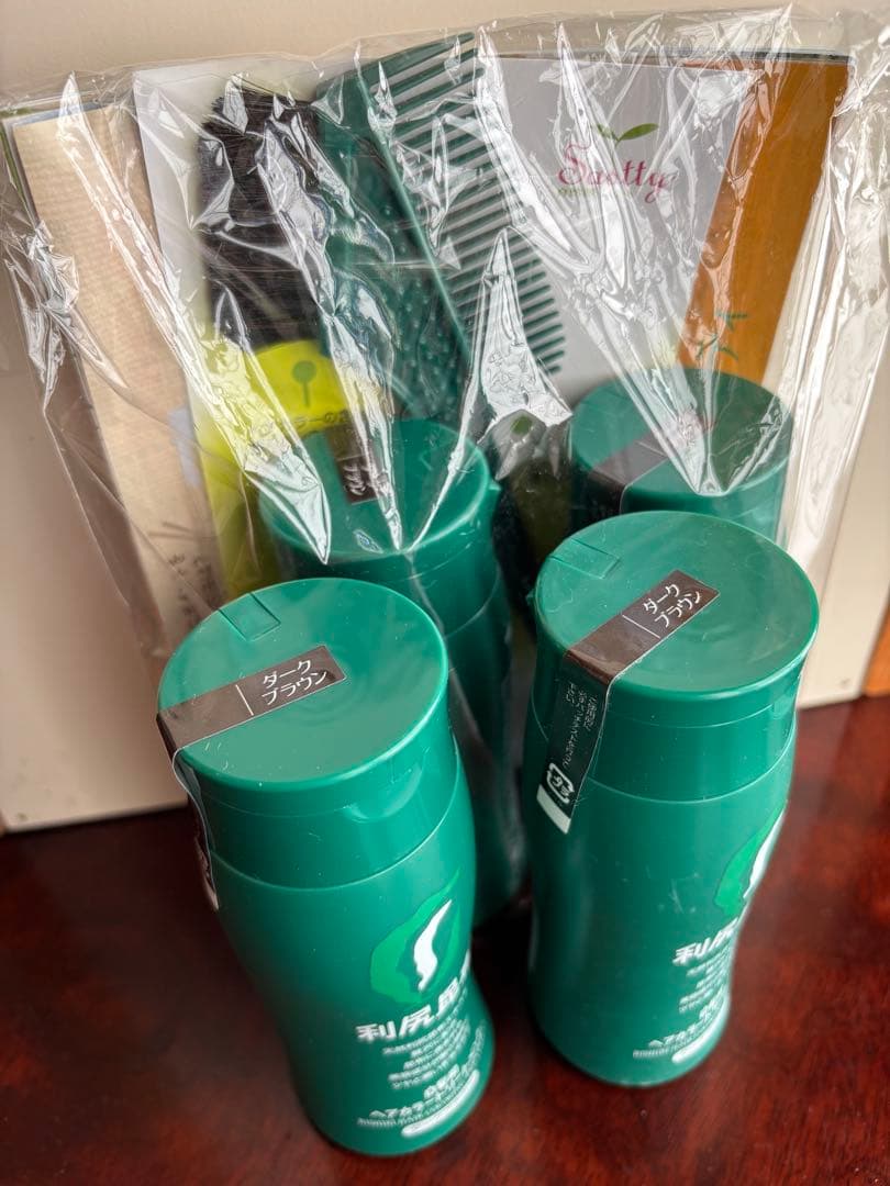 利尻昆布 ヘアカラートリートメント （ダークブラウン）　4本セット