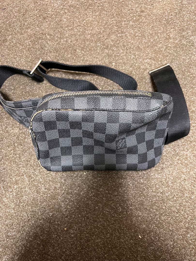 ルイヴィトン ショルダーバック ブラック 最安値