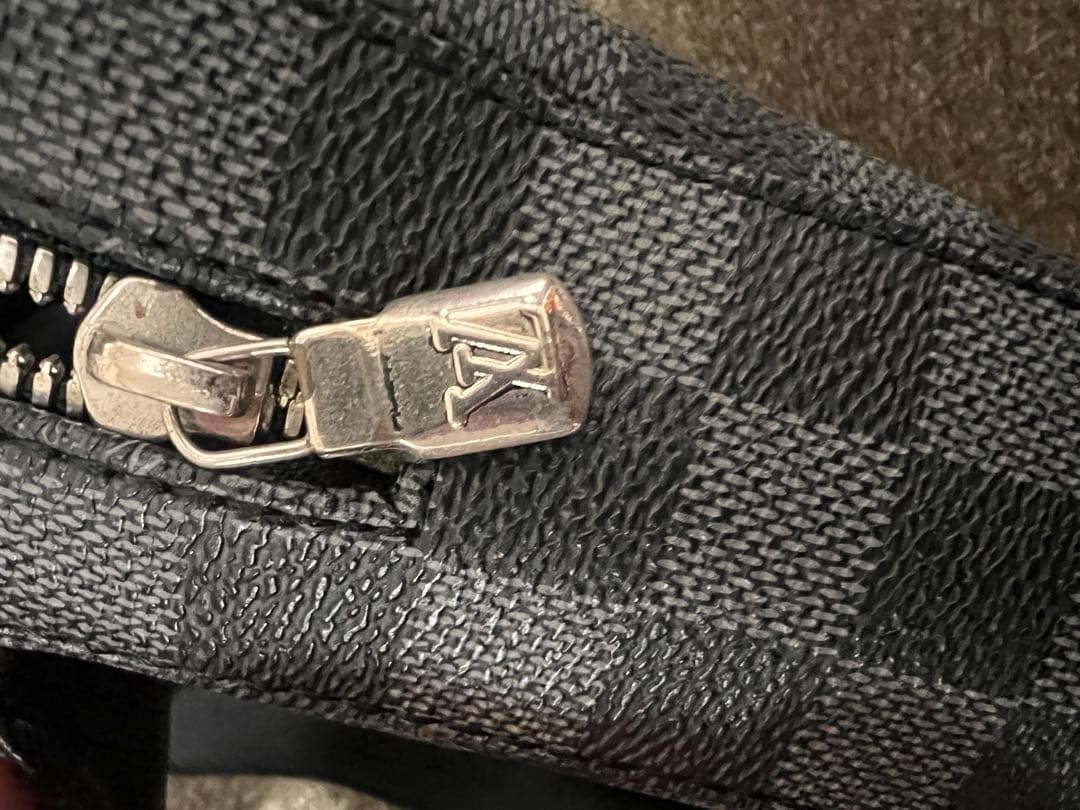 ルイヴィトン ショルダーバック ブラック 最安値