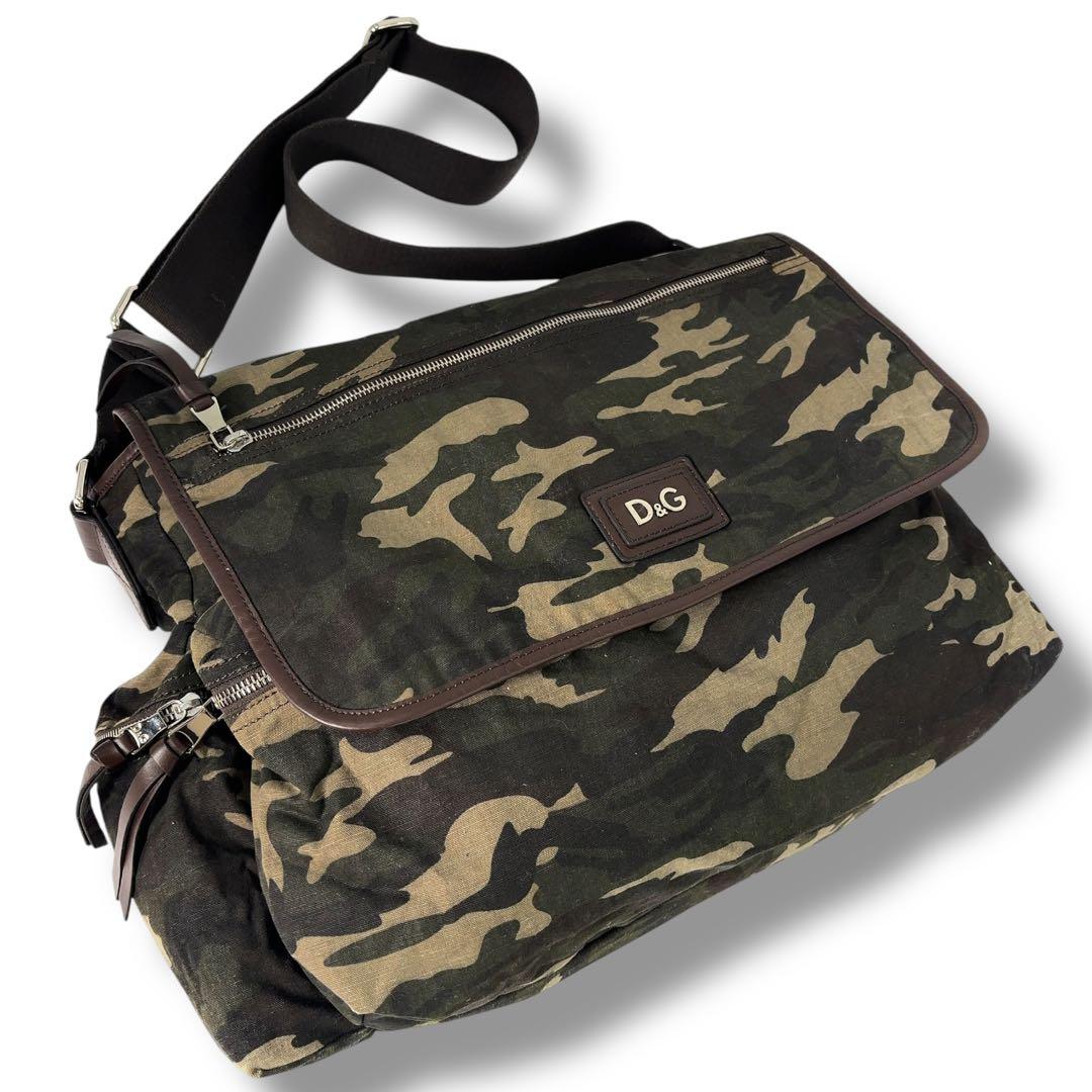 【極美品】ドルチェアンドガッパーナ　DG　メッセンジャー　迷彩　カモフラ　ロゴ