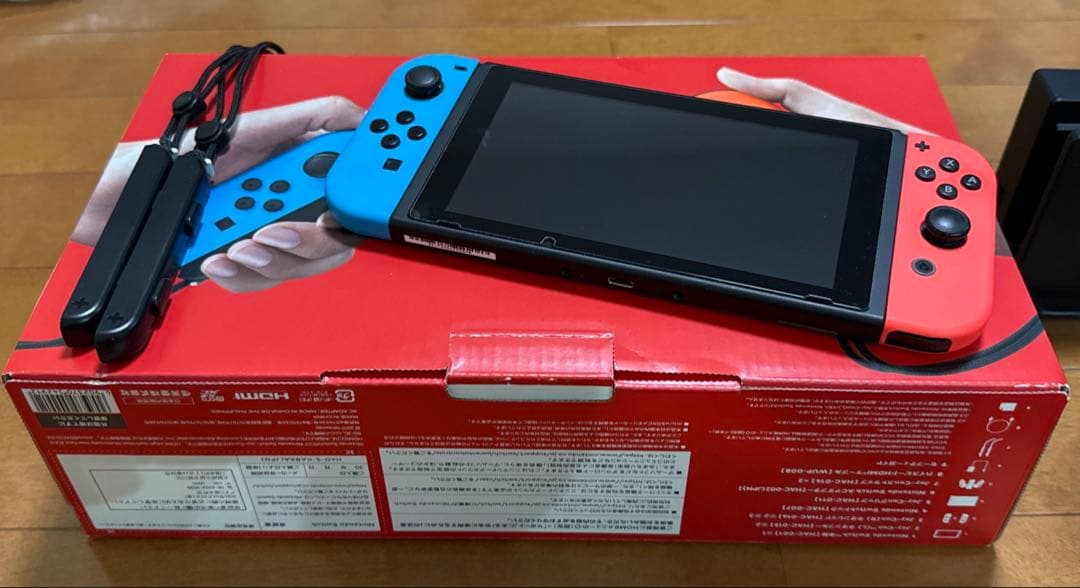 Nintendo Switch本体 Joy-Con ネオンブルー/ ネオンレッド