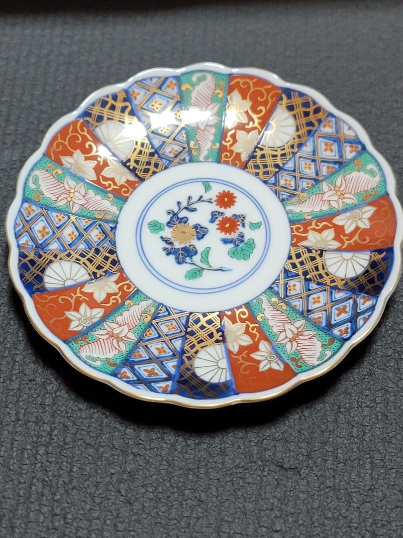 有田焼 葵窯　琳派 古伊万里様式 金彩菊紋 中皿４枚